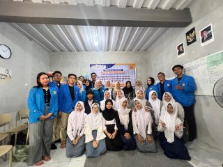 Fin-Kiddo: Edukasi Literasi Keuangan untuk Menekan Budaya Konsumtif Digital pada Siswa